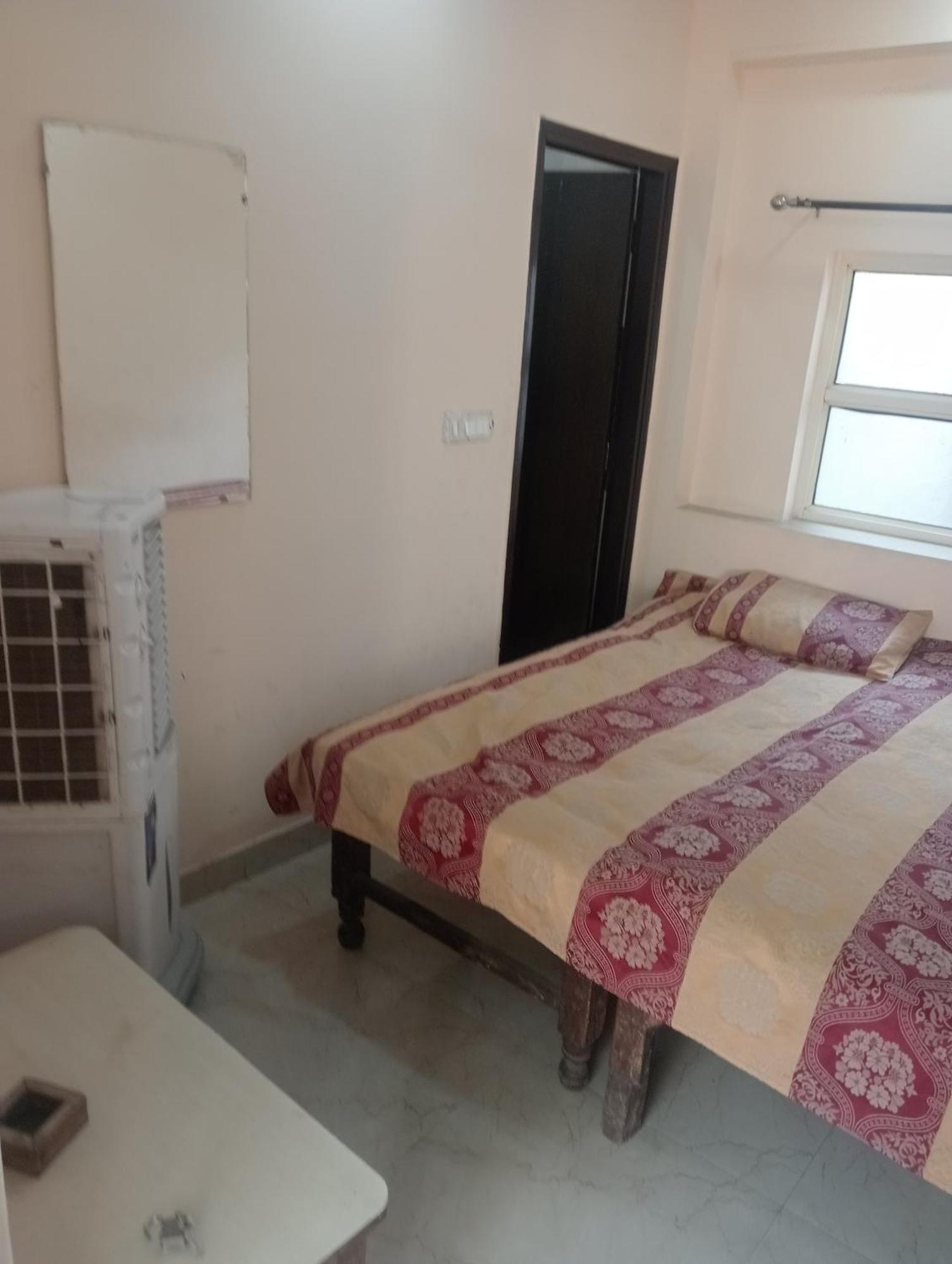 Ever Green Guest House Travel & Pg New Delhi Exterior photo