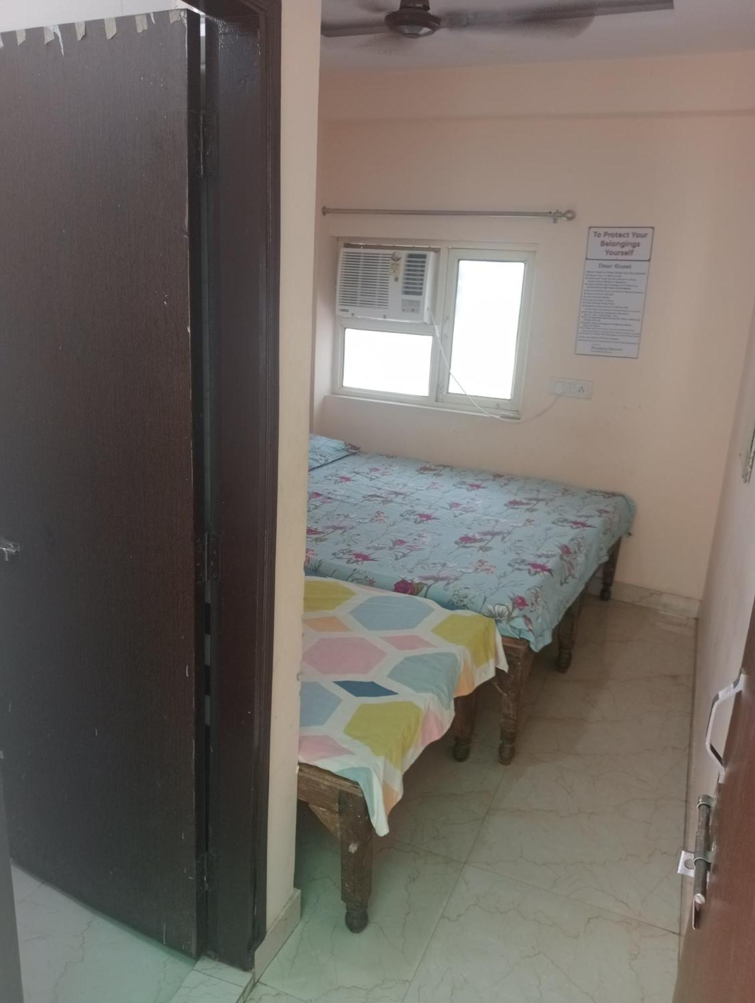 Ever Green Guest House Travel & Pg New Delhi Exterior photo